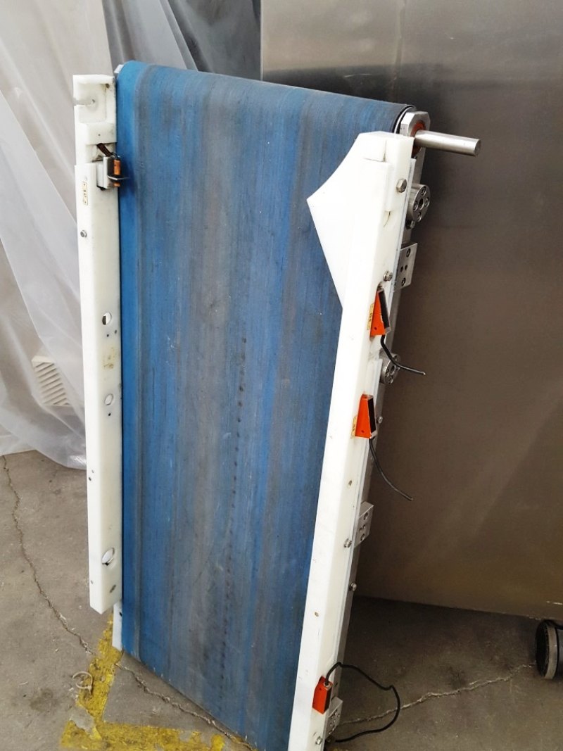 NASTRO TRASPORTATORE A TAPPETO IN ACCIAIO INOX