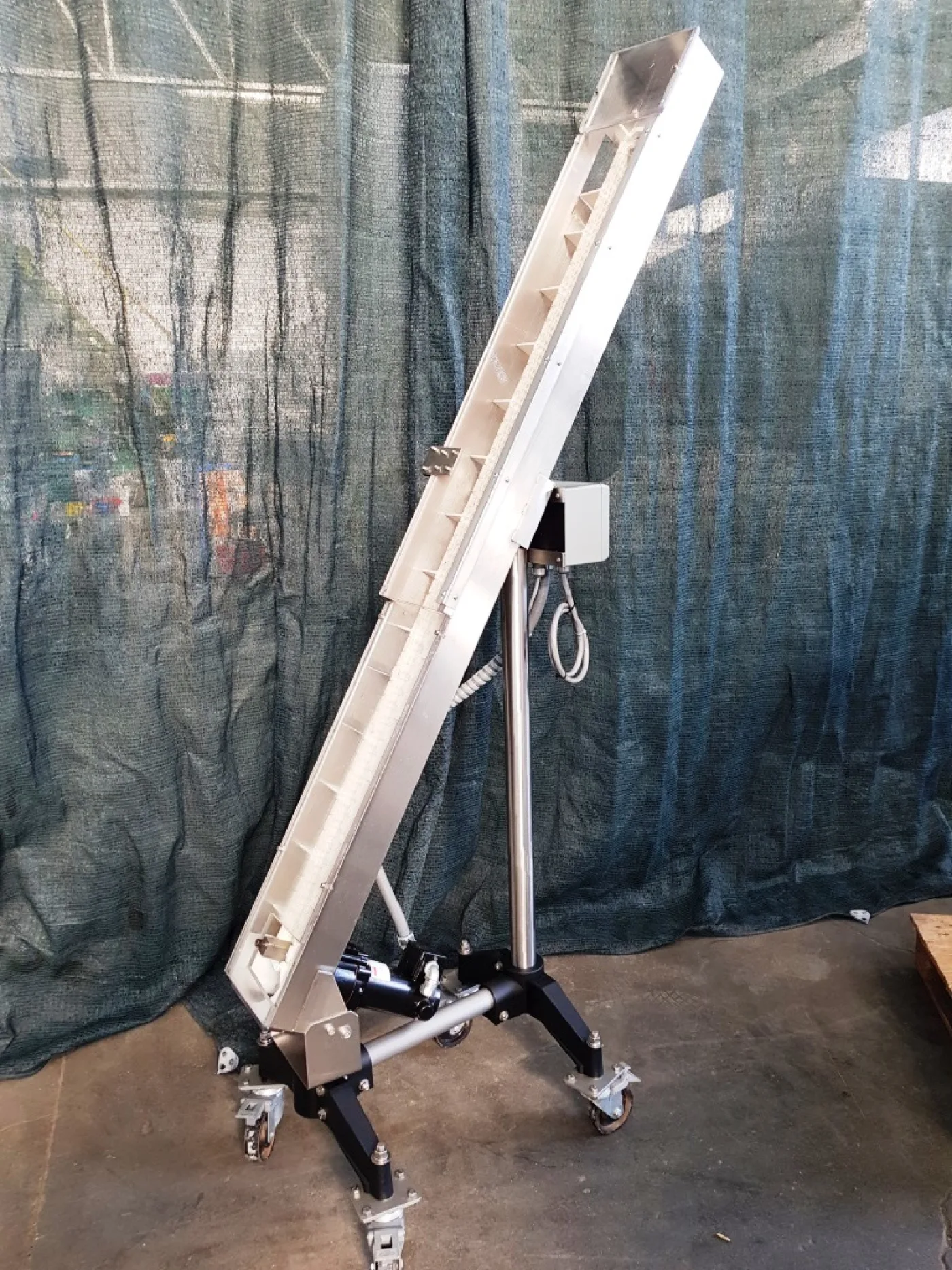NASTRO ALIMENTATORE ELEVATORE CON VARIATORE DI VELOCITÀ - 7
