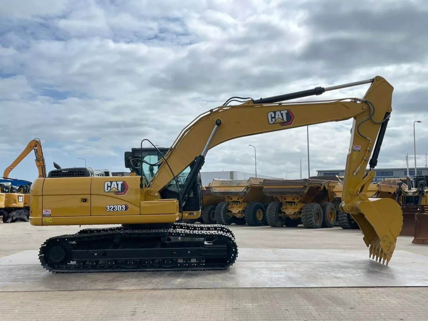 Caterpillar 323D3 - 6