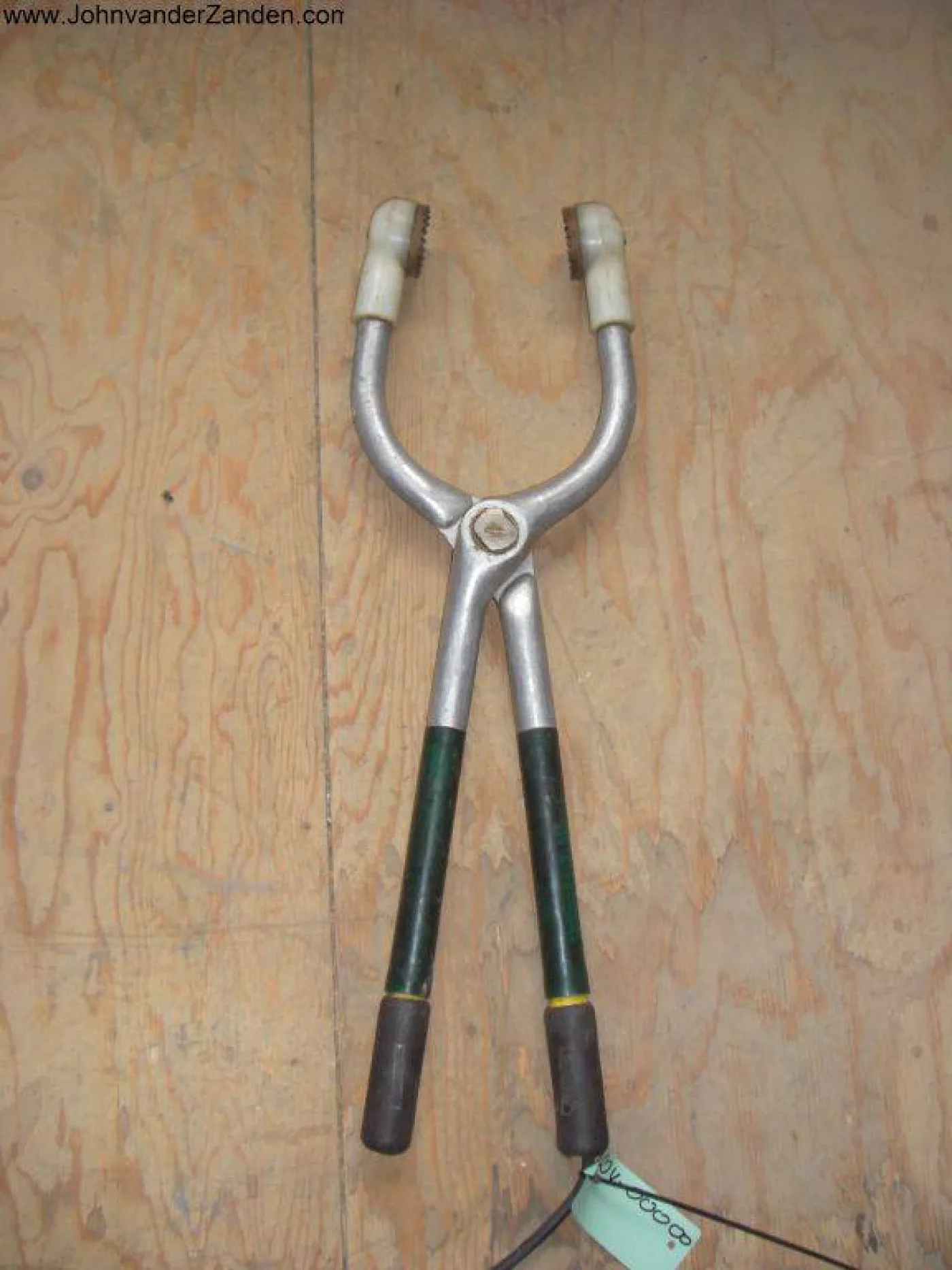 Stunning transformer with tongs - 2