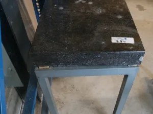 784 - Used laboratory weighing table, granite top