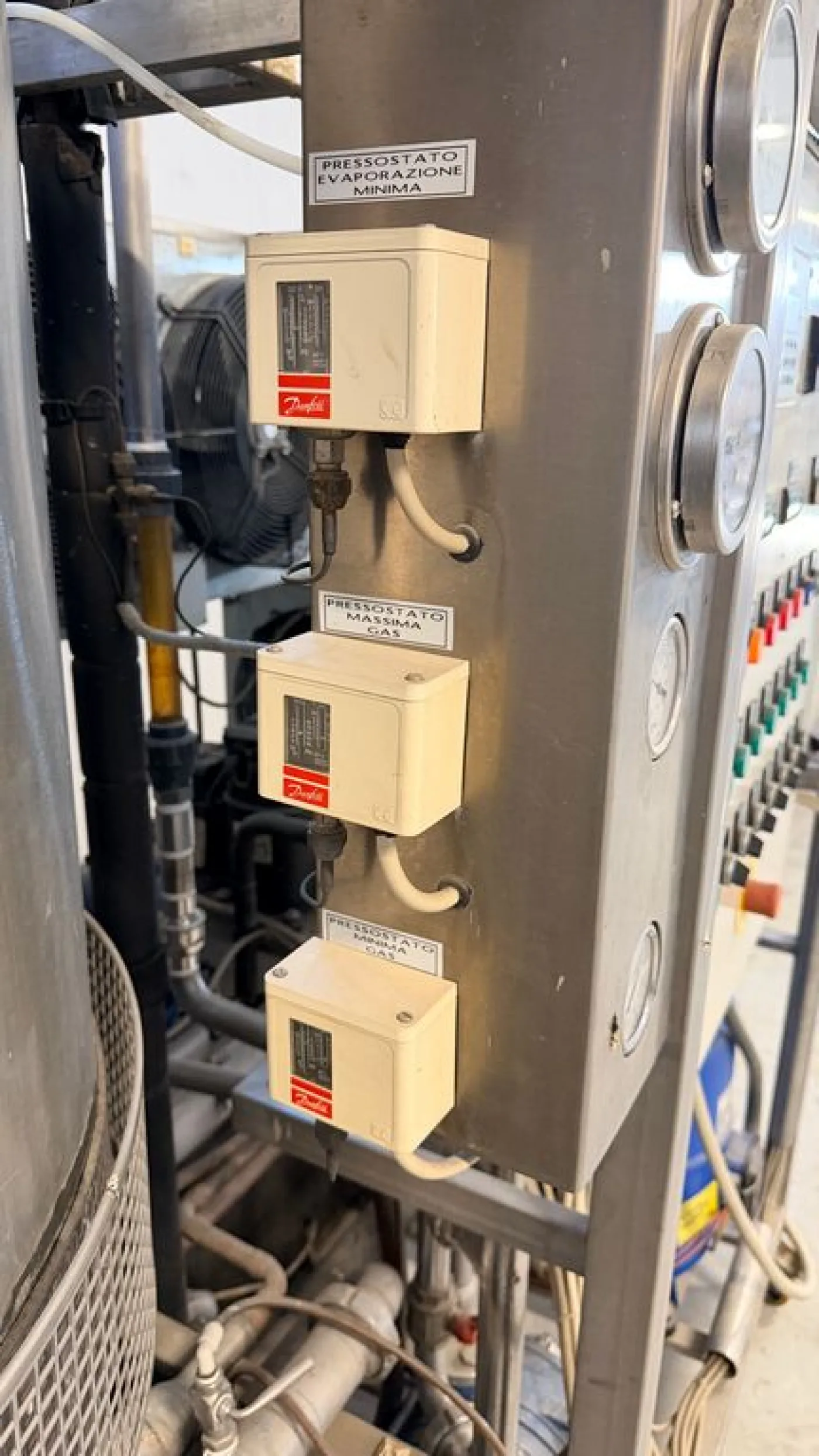 VELO BRAND VACUUM ENRICHMENT CONCENTRATOR, MODEL AES 70, SECOND HAND MACHINE - 7