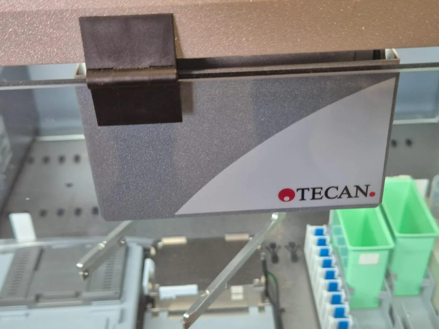 Tecan Freedom Evo-2 150 Robotic liquid handling workstation - 3
