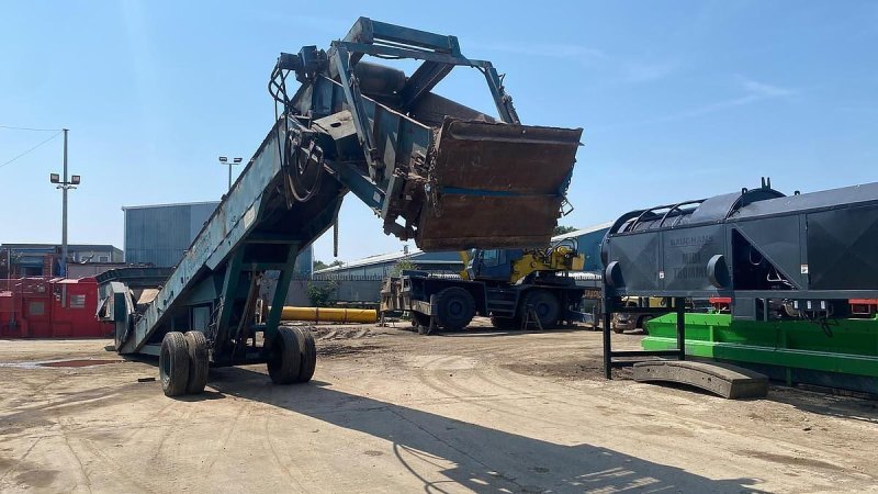 Powerscreen Commander 408 Mobile Screen Screener