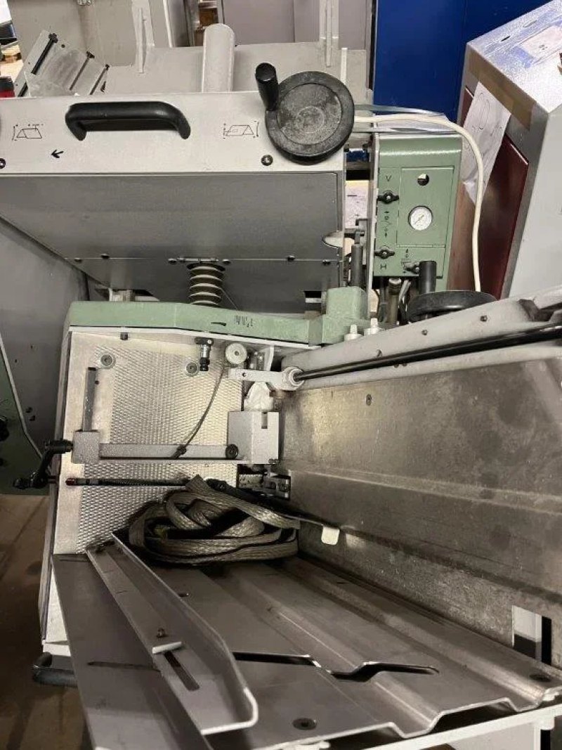 Muller Martini card gluer