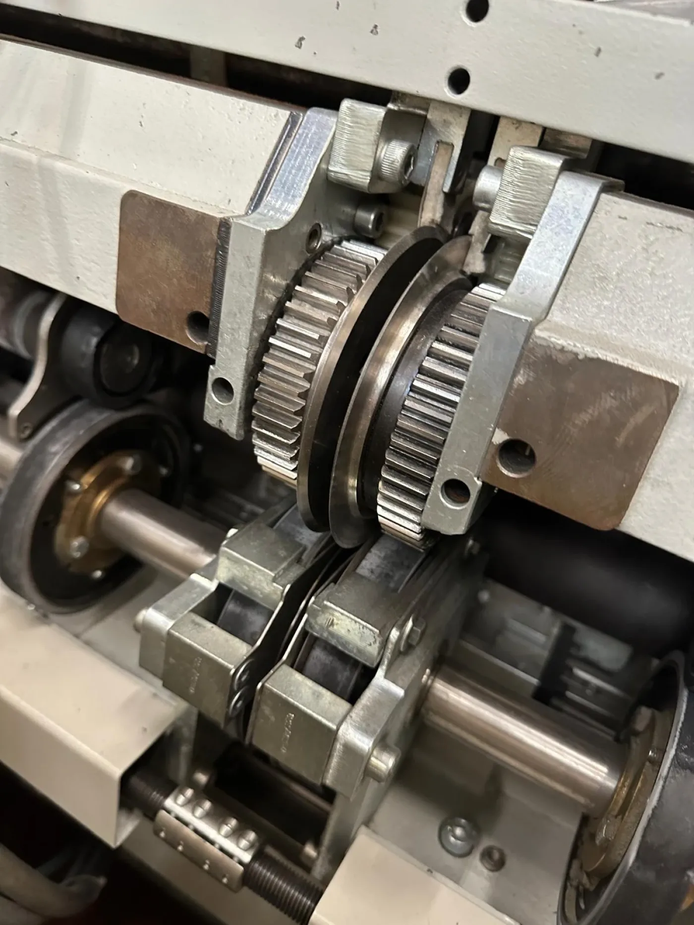 Kolbus DA 270 máquina de hacer tapas con cortadora de cartón en línea - 6