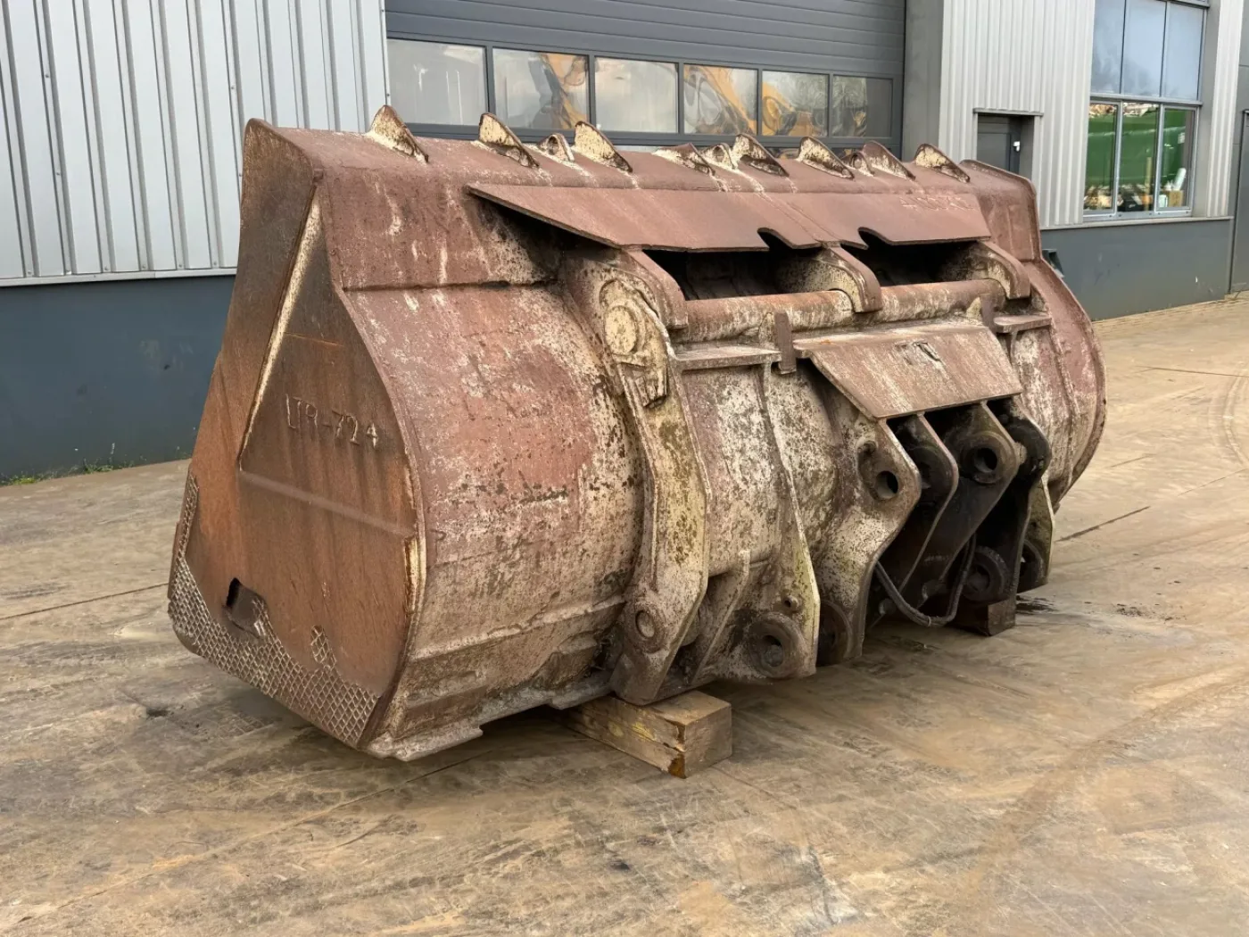 Caterpillar 980 bucket/quick coupler - 3
