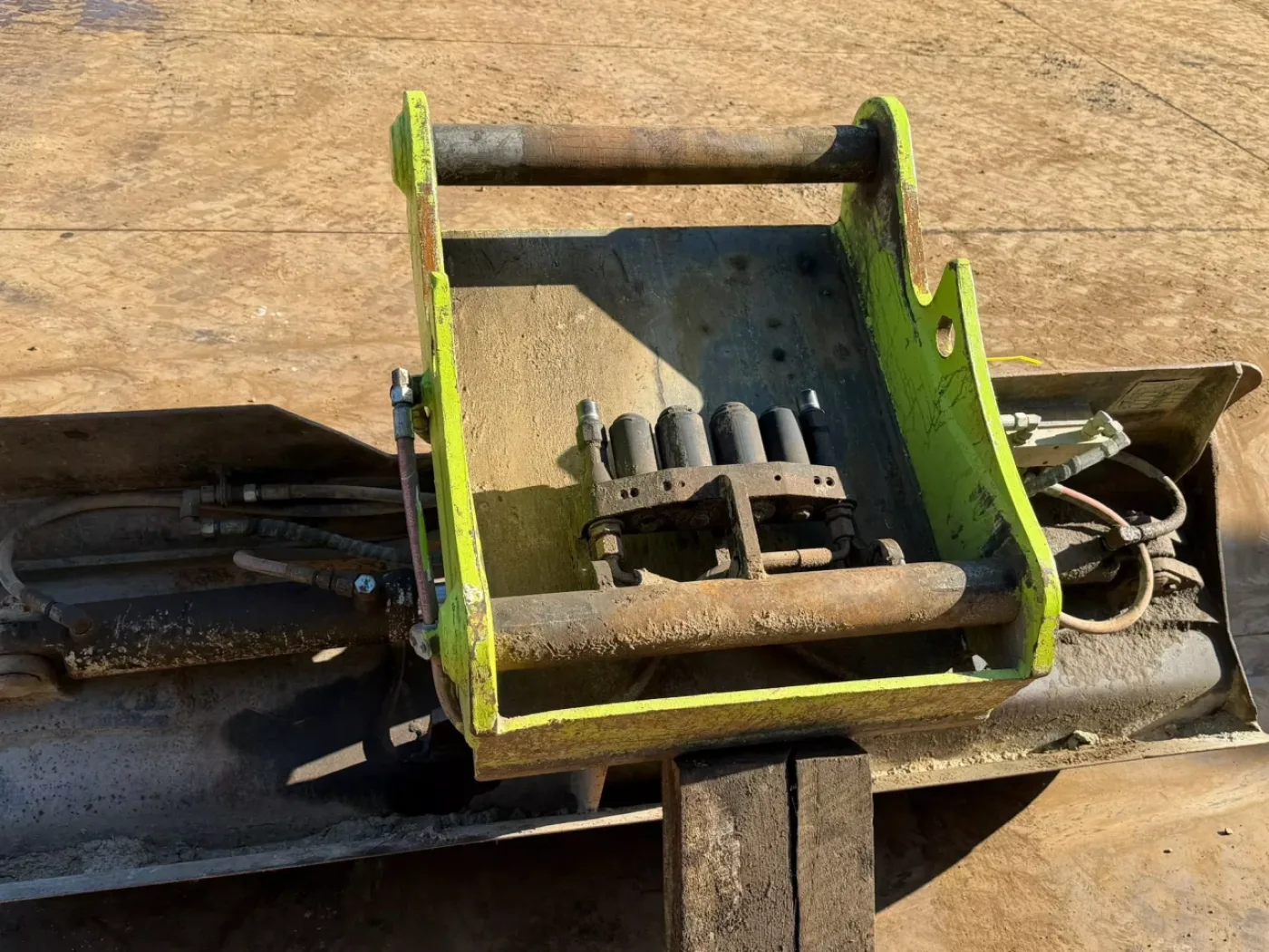 OilQuick Tiltbucket OQ70 – 55 - 7