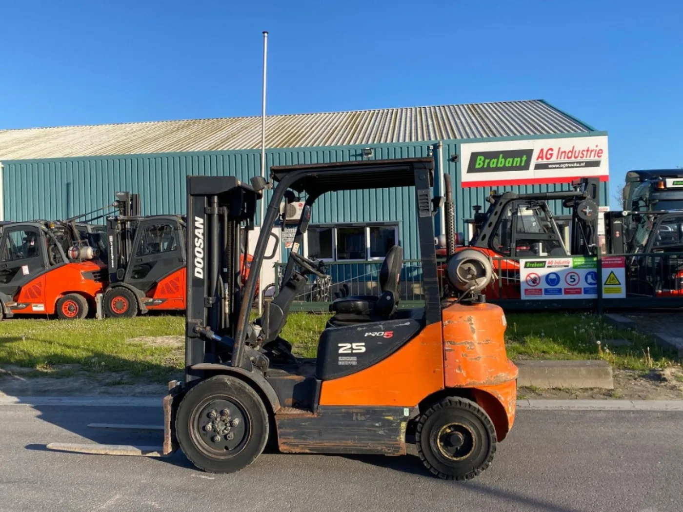 Doosan G25E-5 - 2
