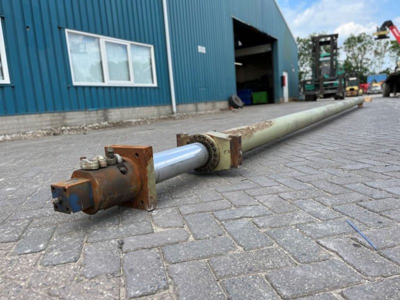 Terex TFC45 BOOM CYLINDER