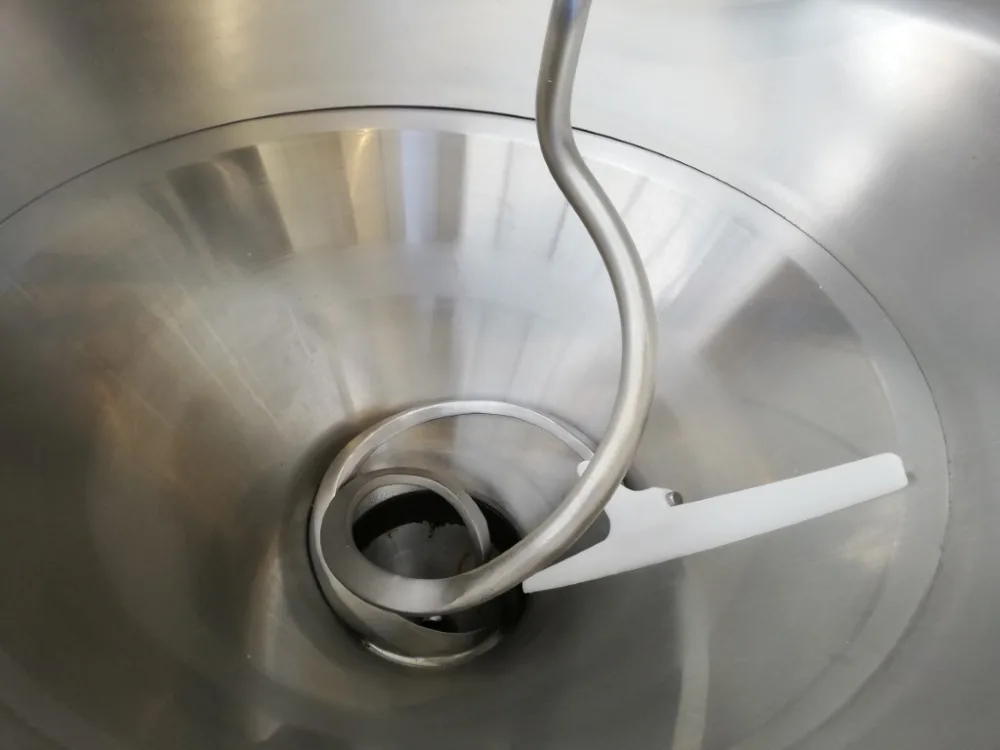 Handtmann VF100 vacuum filler - Piston filler