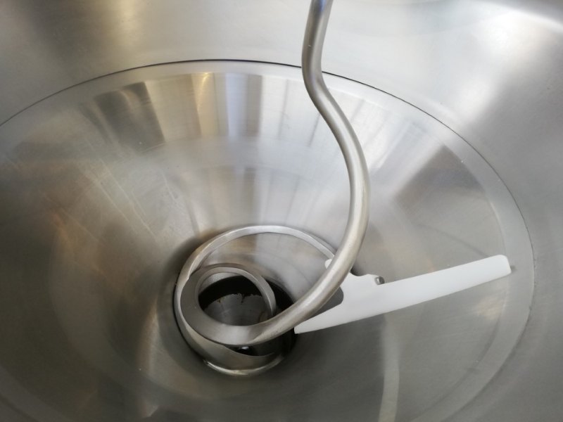 Handtmann VF100 vacuum filler - Piston filler