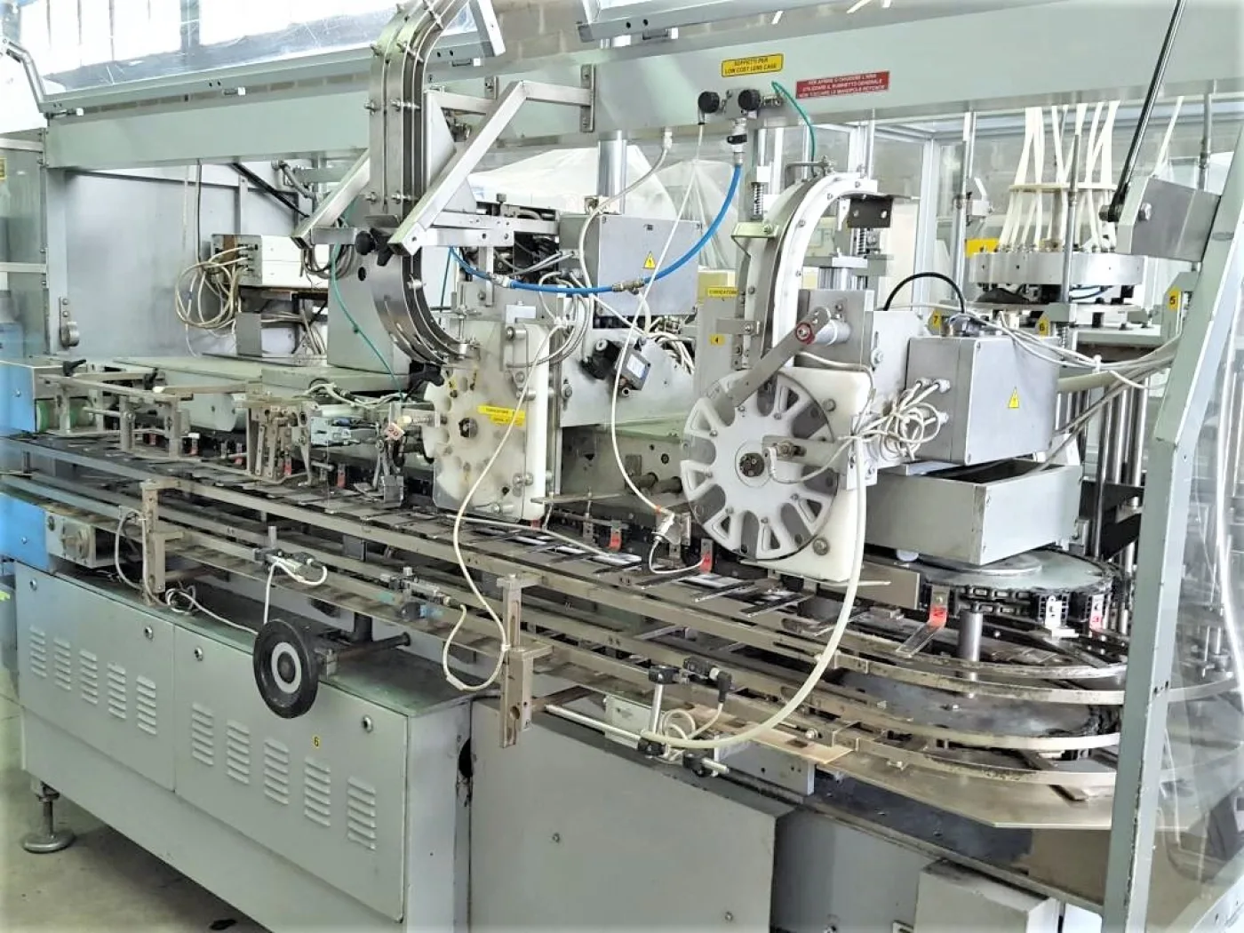 ASTUCCIATRICE VERTICALE AUTOMATICA – CAM MOD. AVC - 2