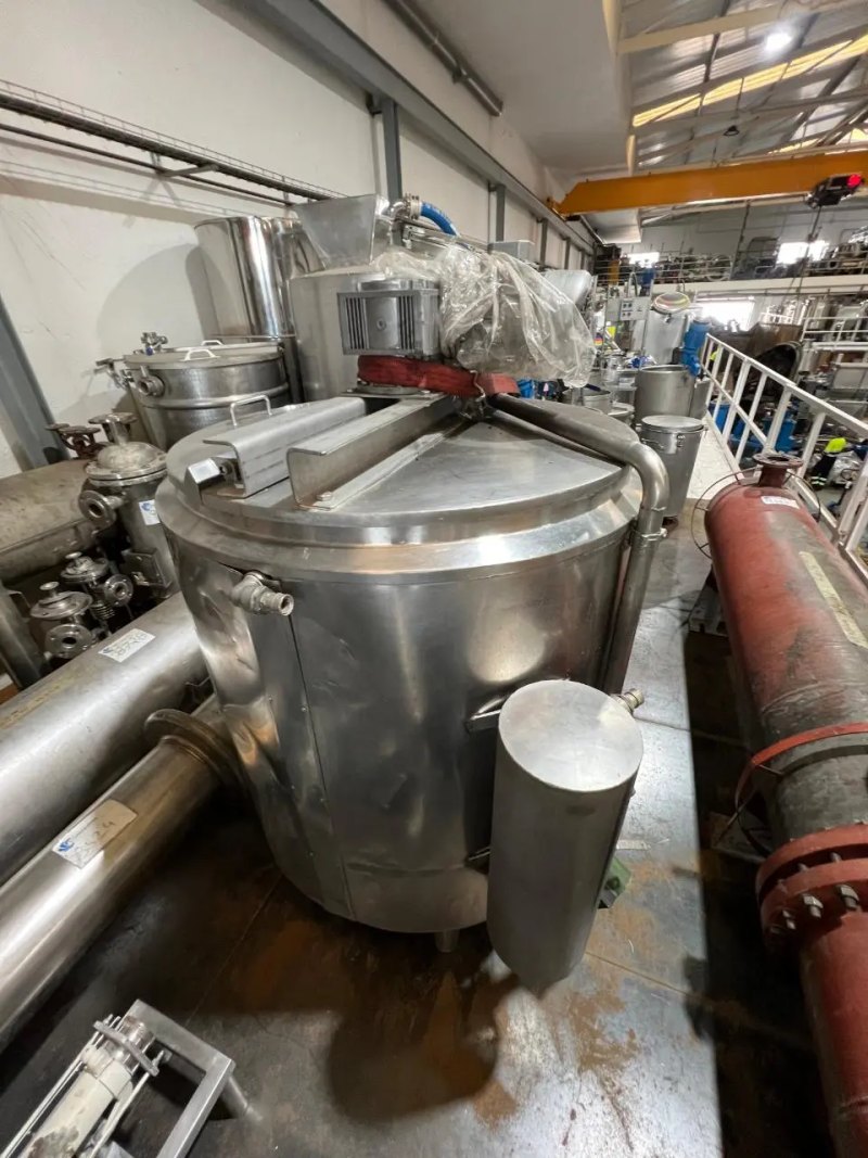 STAINLESS STEEL TANK WITH AGITATION AND HALF ROD