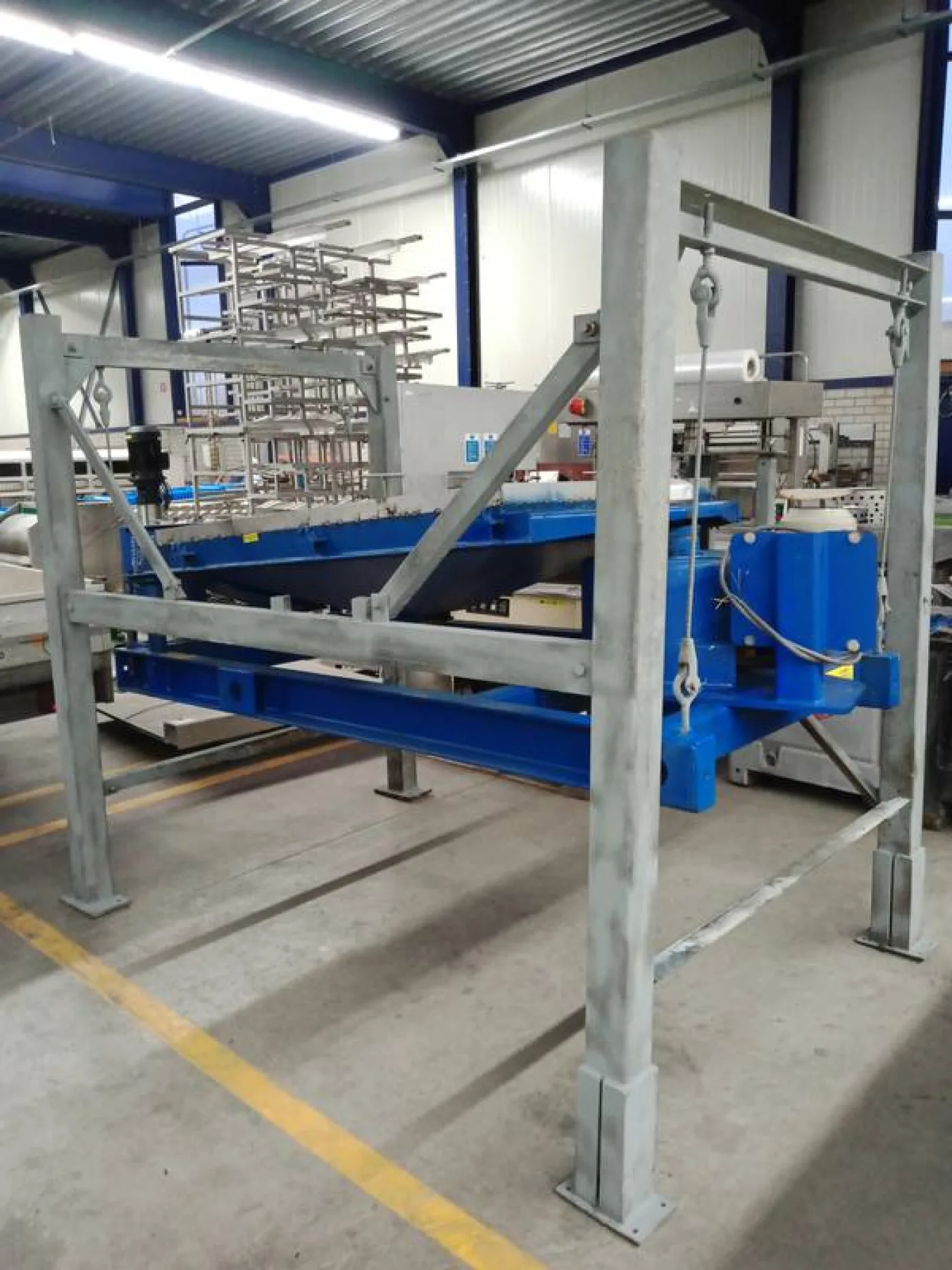 Vibrating screen - 1