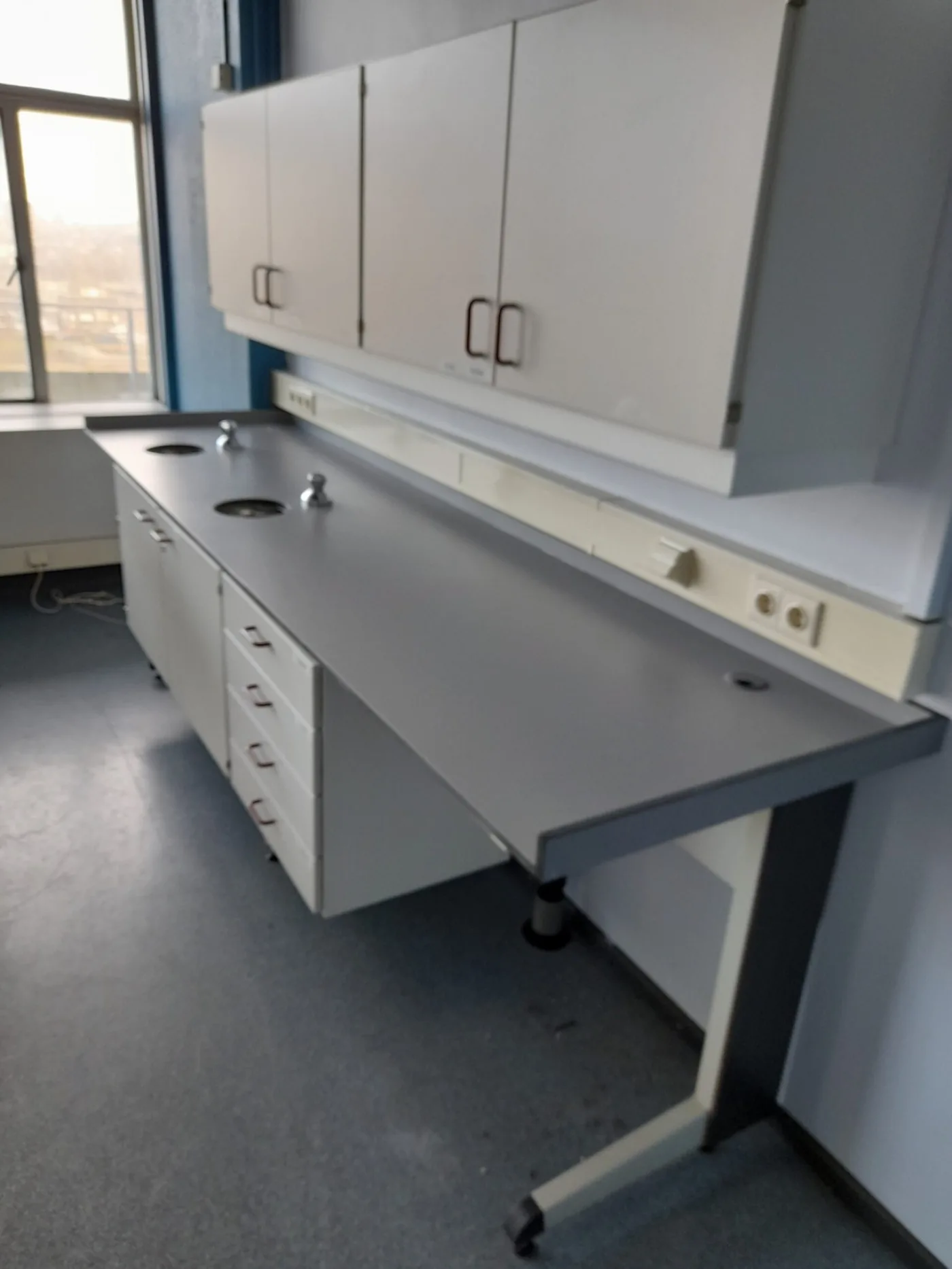 Used laboratory wall tables from SplusB - 7