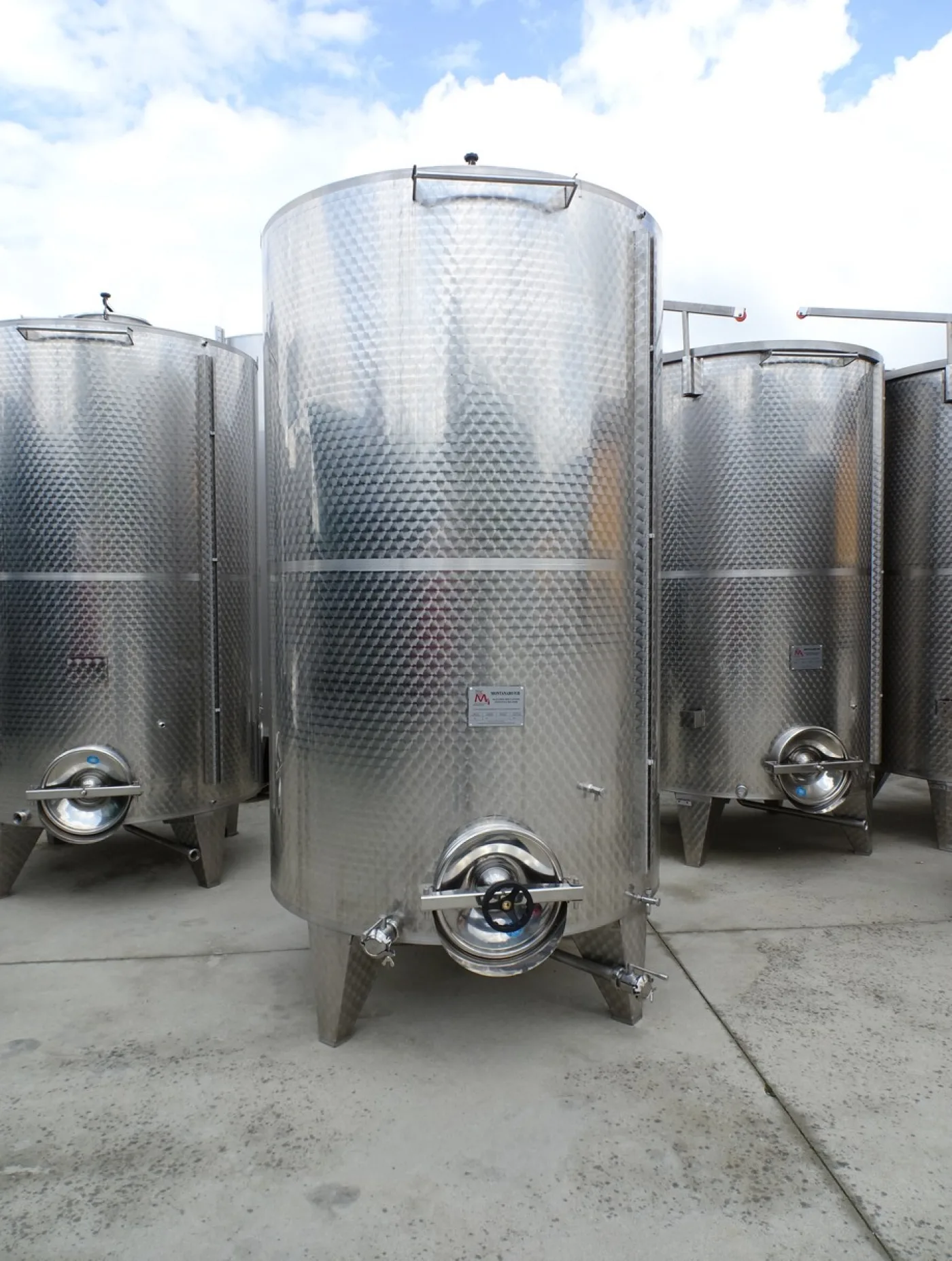 STAINLESS STEEL TANKS CAPACITY LITERS 5000 STORAGE MODEL CONICAL BOTTOM NEW EQUIPMENT - 5