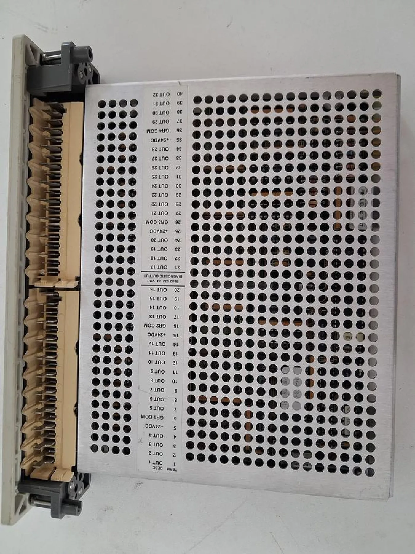 Modicon AS-B882-032 I/O Output Module - 8