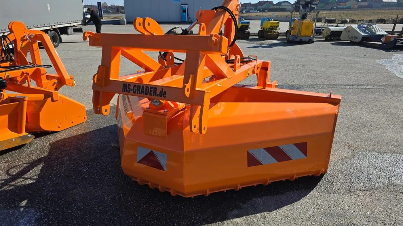 MS Grader 250 BULL K - 5