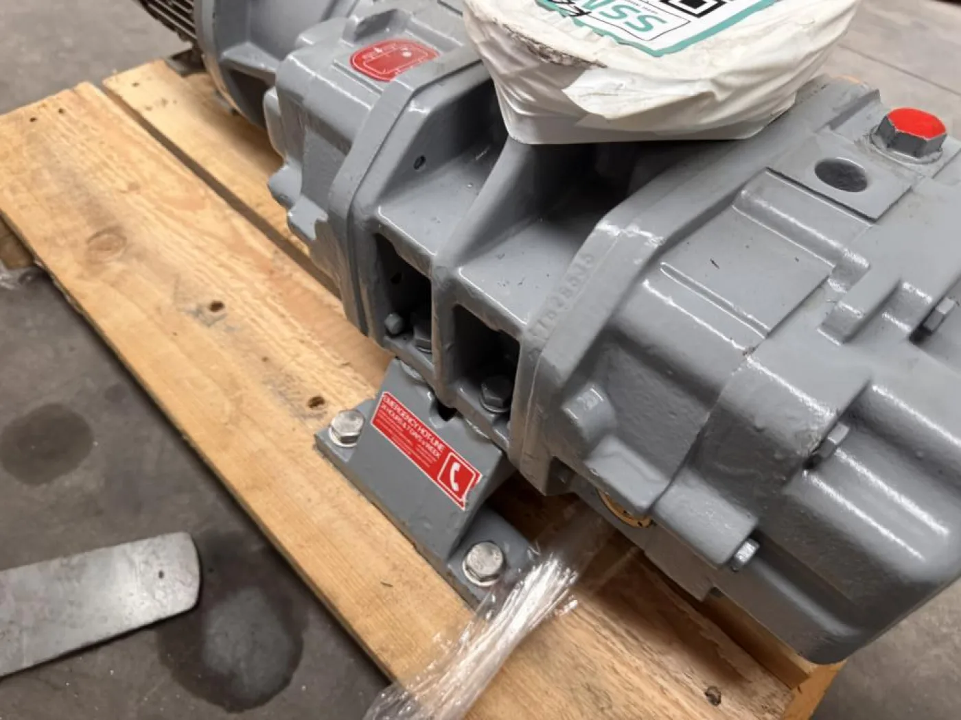 SIEMENS industrial oil-lubricated vacuum pump - 5