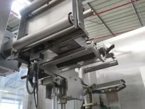2014 Fuji Seal Europe BV Fuji Seal Europe BV Fuji Seal 410 Shrink Sleeve Machine - Flasche Sleever Line