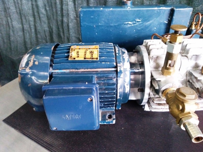 POMPA DA VUOTO – GENERALVACCUM – MOD. 3V1/15+15/1