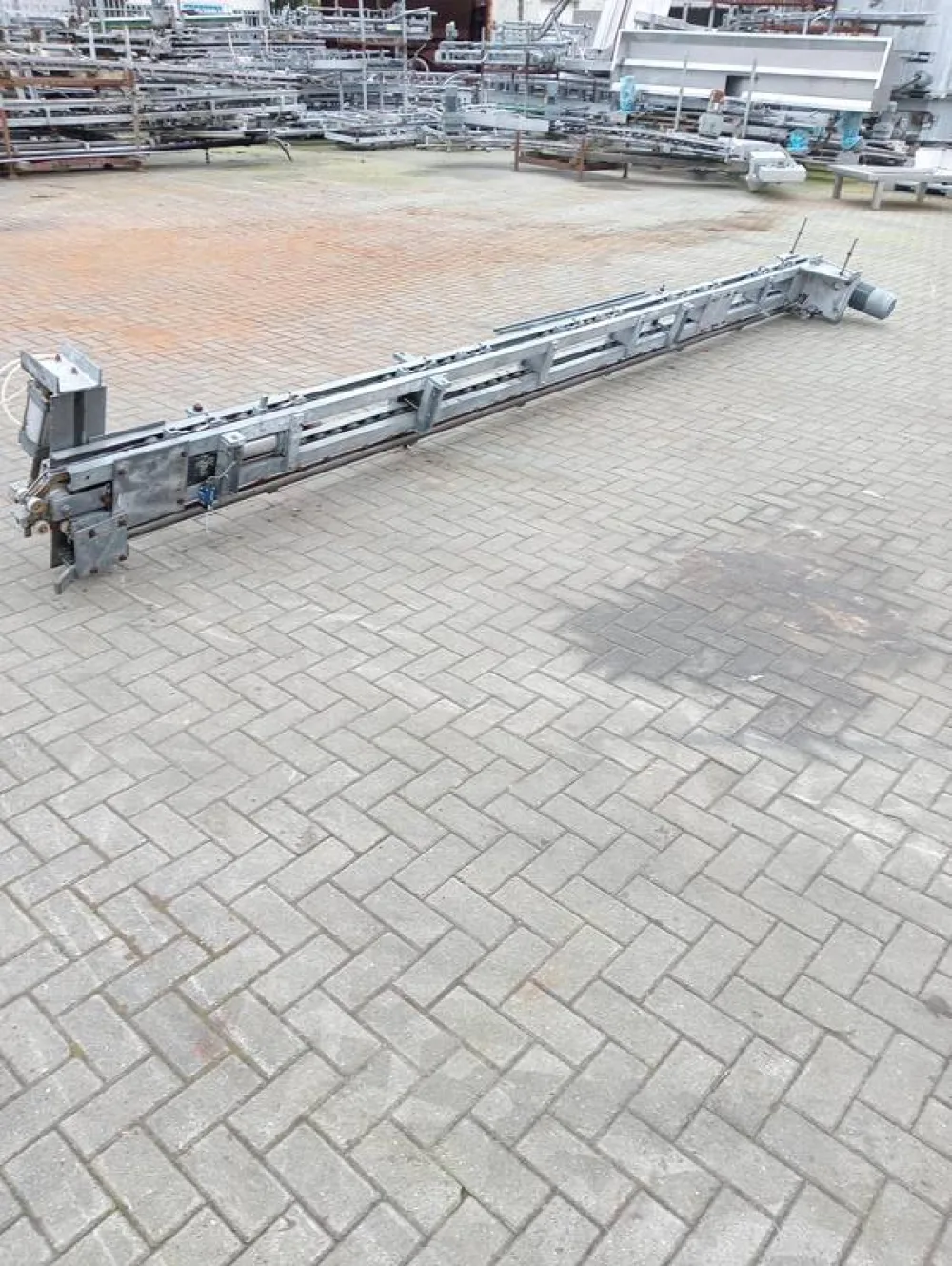 Conveyor vertical