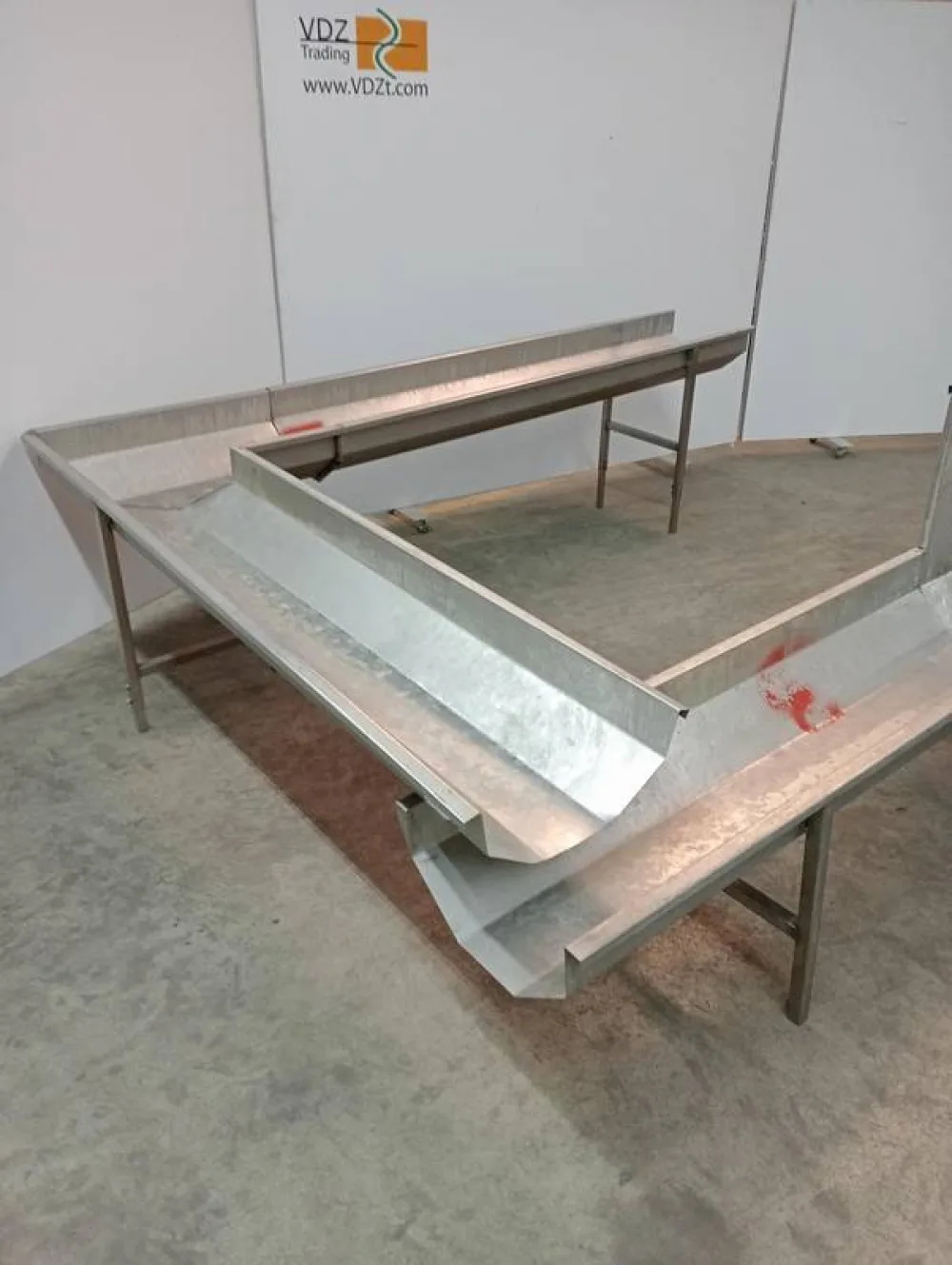 Poultry bleeding trough
