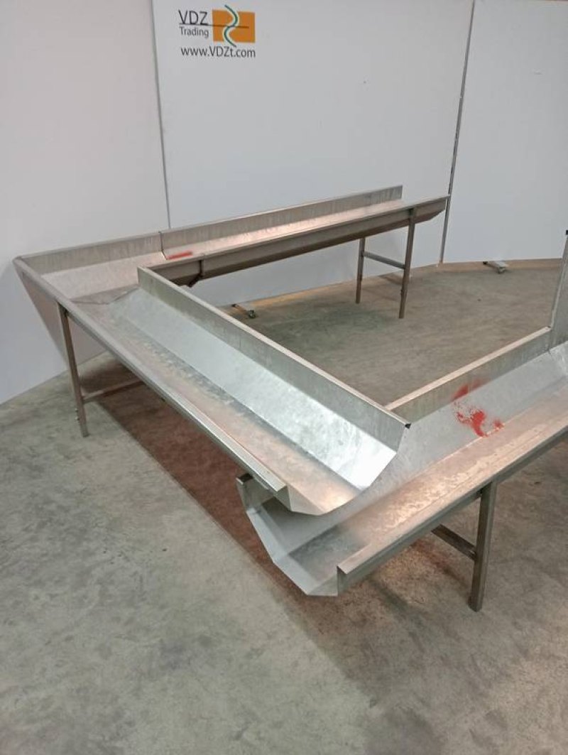 Poultry bleeding trough