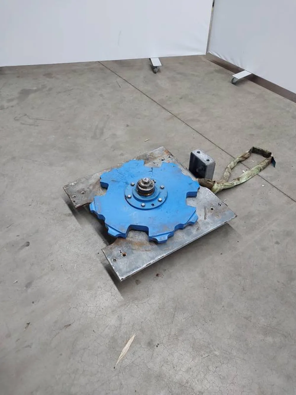 Tension wheel