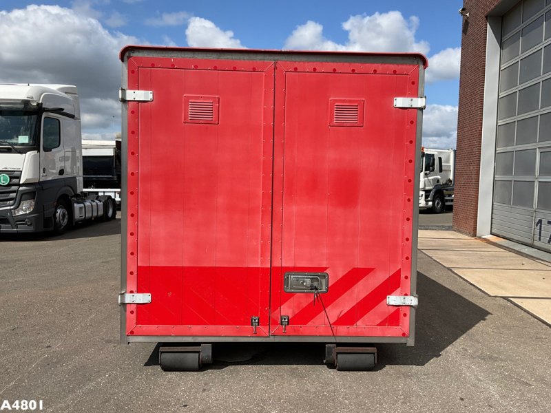 Gesloten 18m³ container met oprijrampen ex-brandweer!