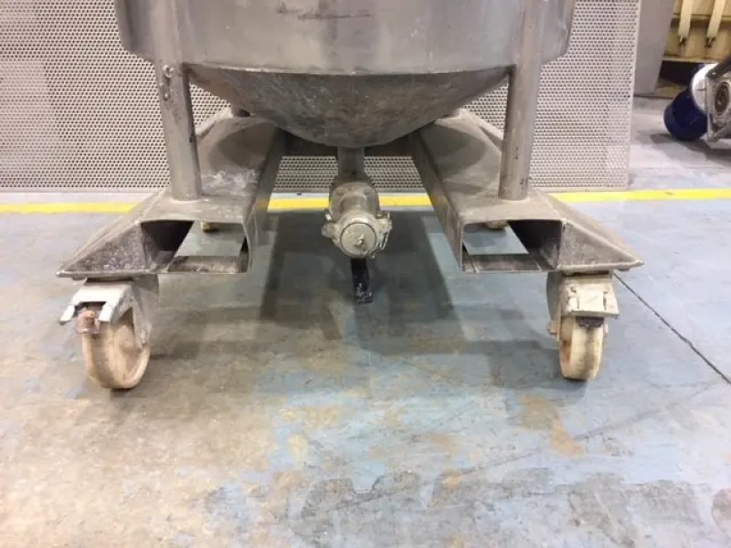 STAINLESS STEEL TANK 350 LITERS WITH USED SHIRT
