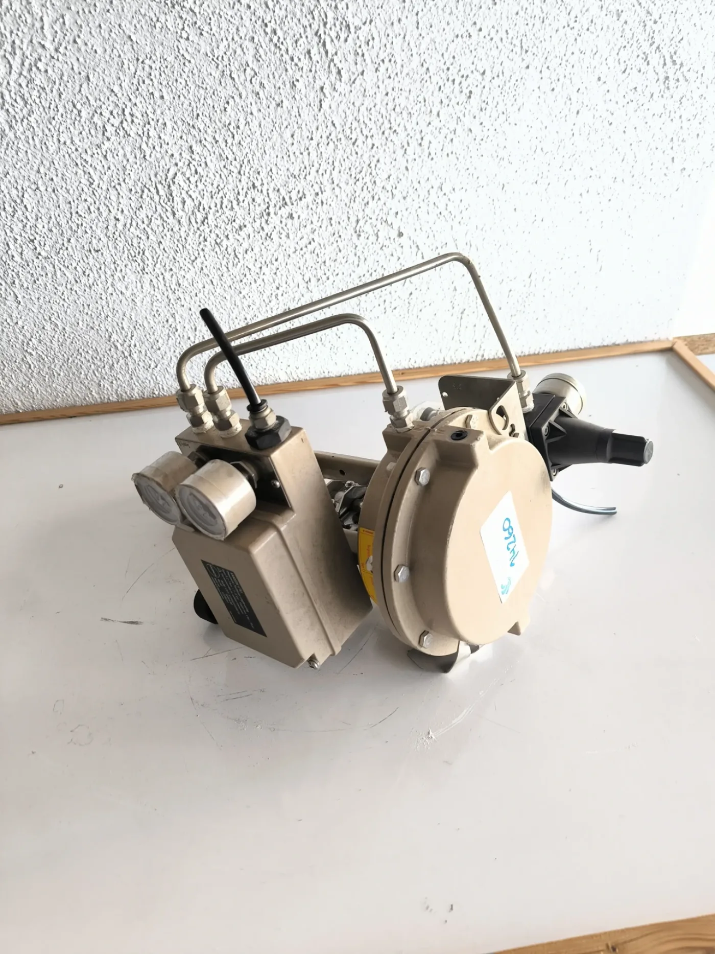 BALL VALVE SAMSON 3/4” CL300 STAINLESS STEEL 316 WITH POSITIONER 4765 AND PNEUMATIC ACTUATOR 3271 - 1
