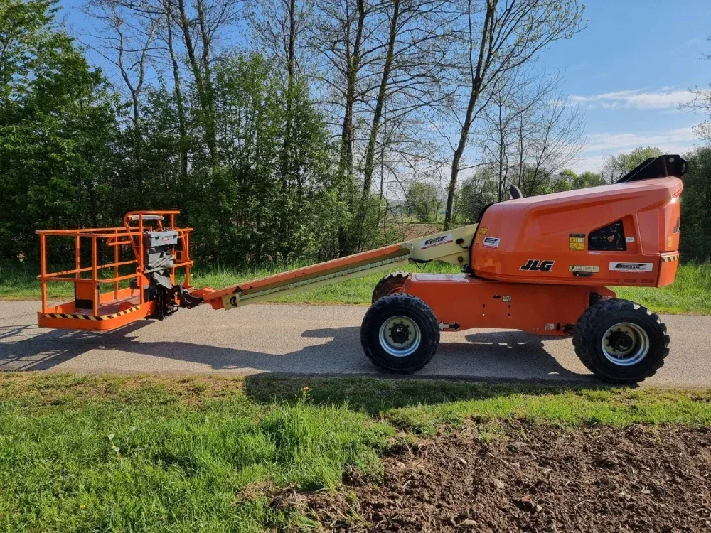 JLG - 400S