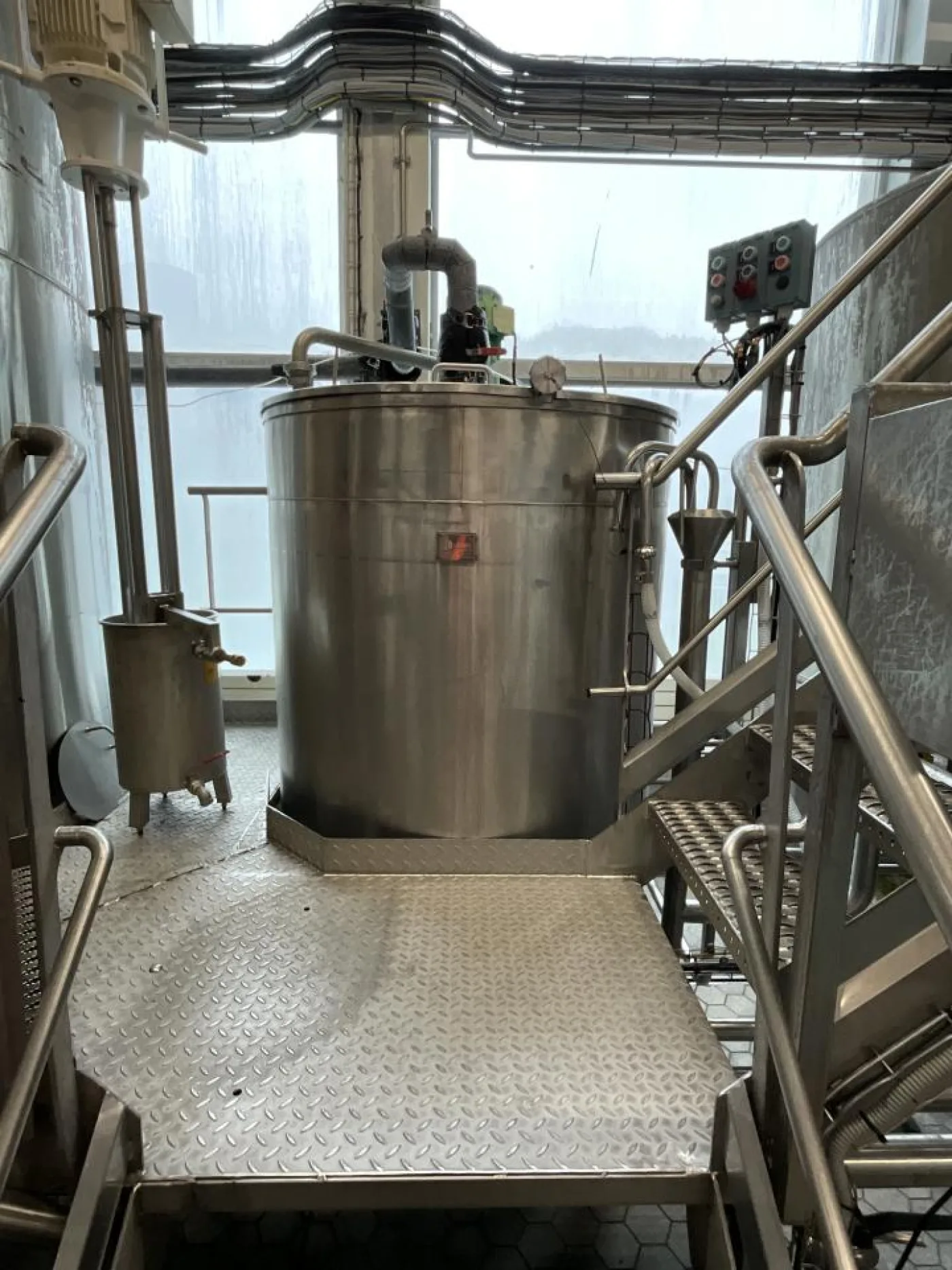 Chaudronnerie Tuyauterie Chaudronnerie Tuyauterie 1500 Litre Stainless Steel Mixing Tank - 3