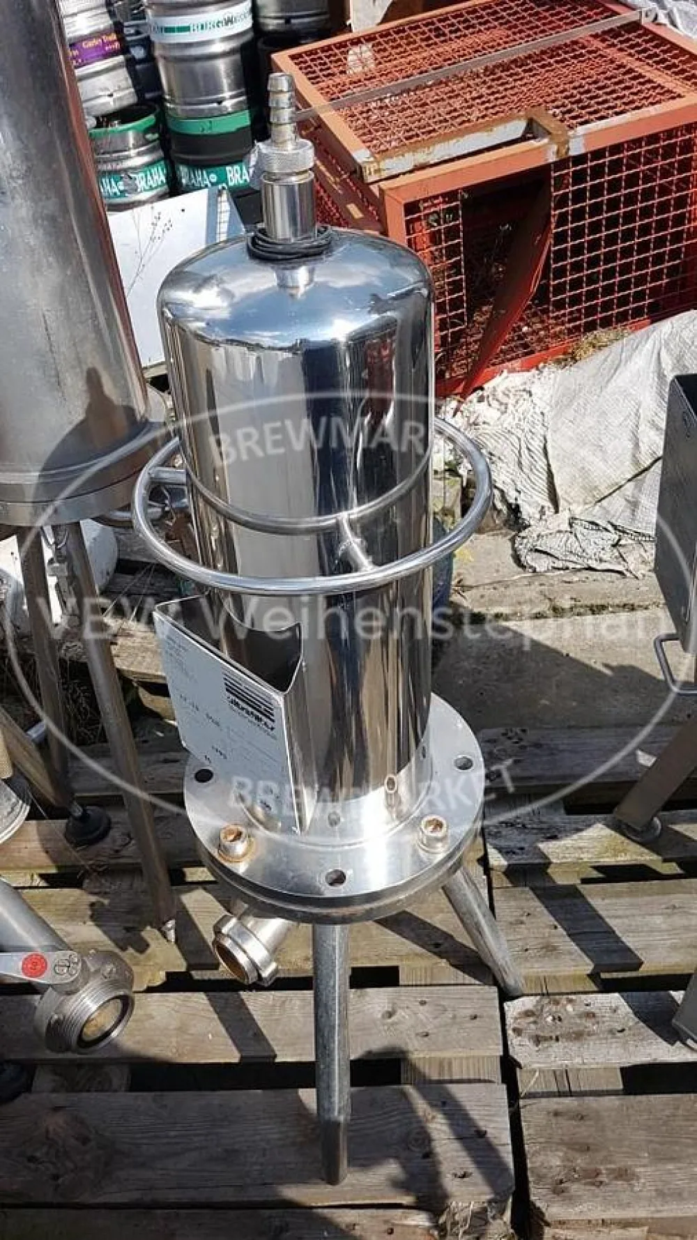 Trap filter housing