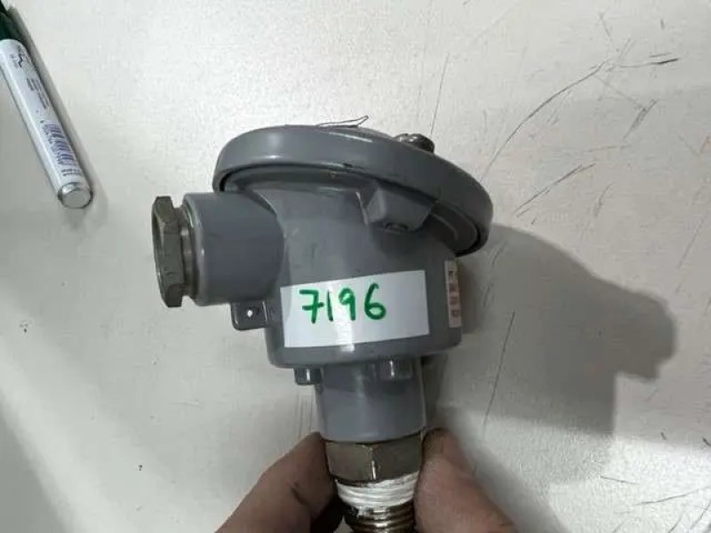 UNUSED PT100 TEMPERATURE PROBE
