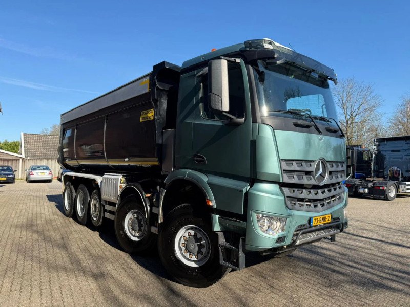 Mercedes-Benz Arocs 10x8 Insulated Dump Truck 310,768 KM NL Truck - APK 11-2026