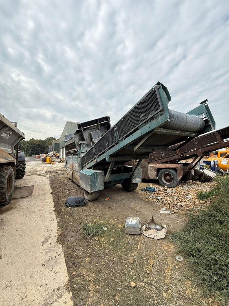 2004 Powerscreen Powergrid 800 Screening Plant