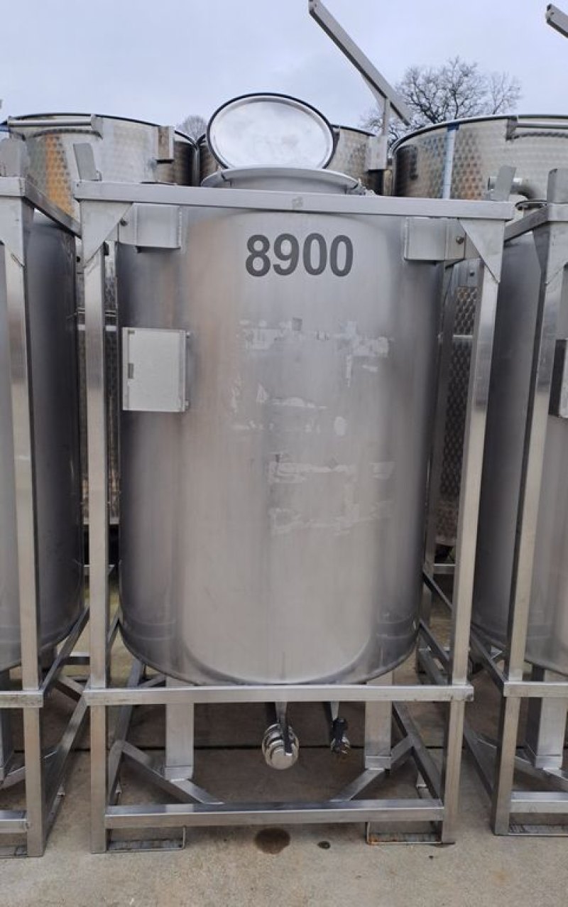 FORK-LIFTABLE/STACKABLE TANKS, CAPACITY 1000 LITERS, SECOND HAND EQUIPMENT
