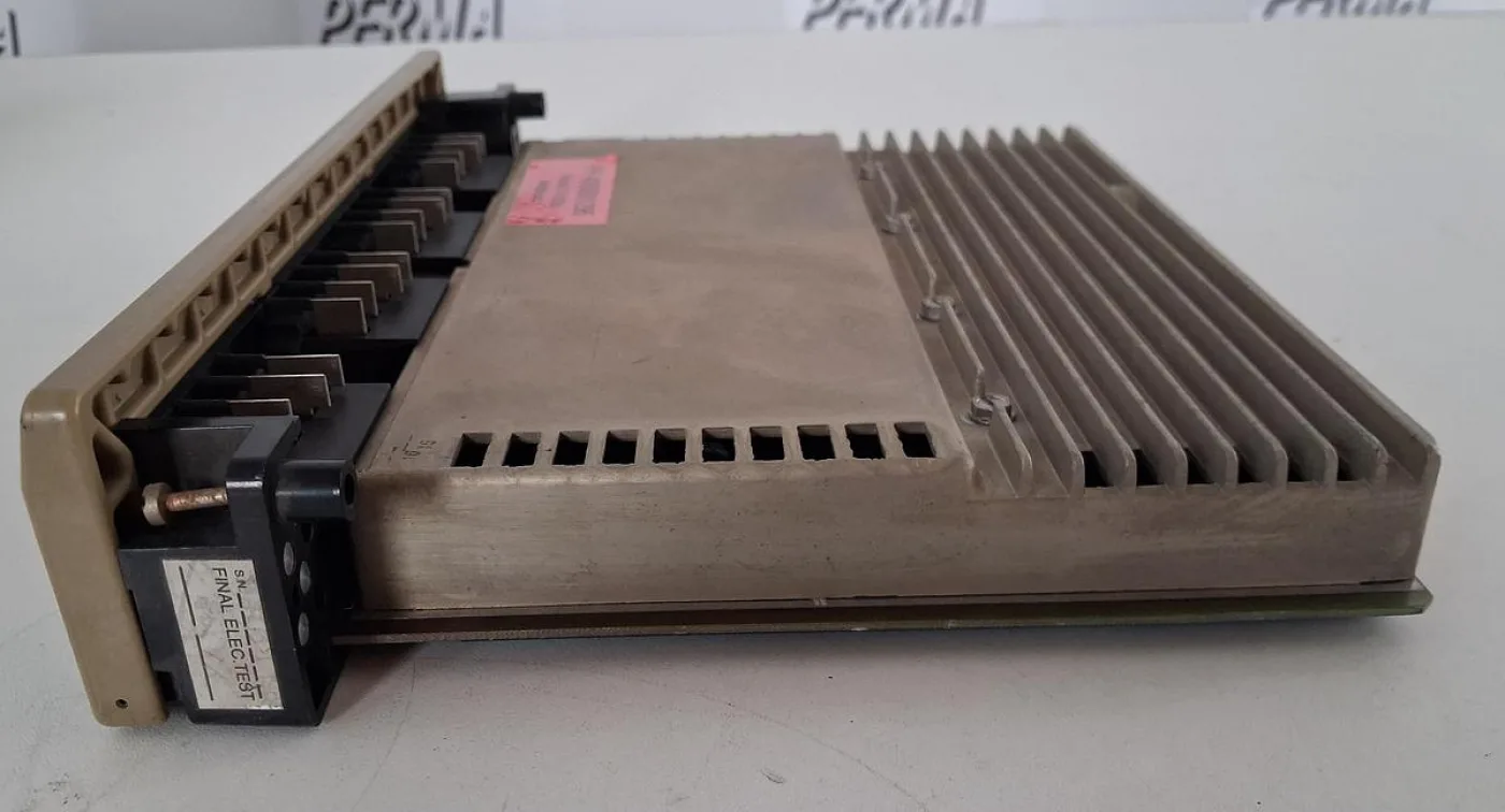 Gould Modicon B820 10–60 VDC Output Module - 7
