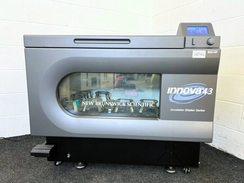 New Brunswick Innova 43 Incubator Shaker
