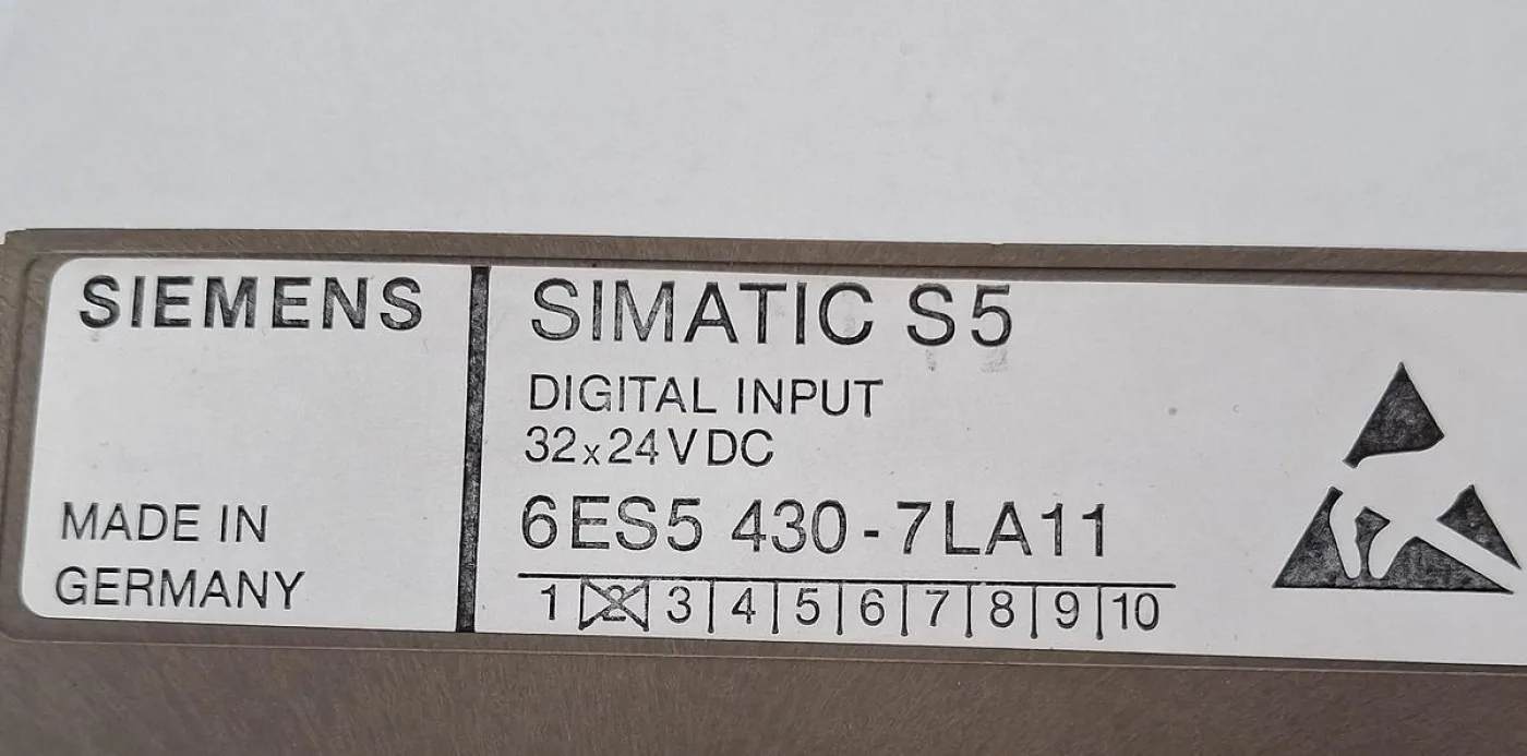 Siemens SIMATIC S5 6ES5 430-7LA11 Digital Input Module - 4