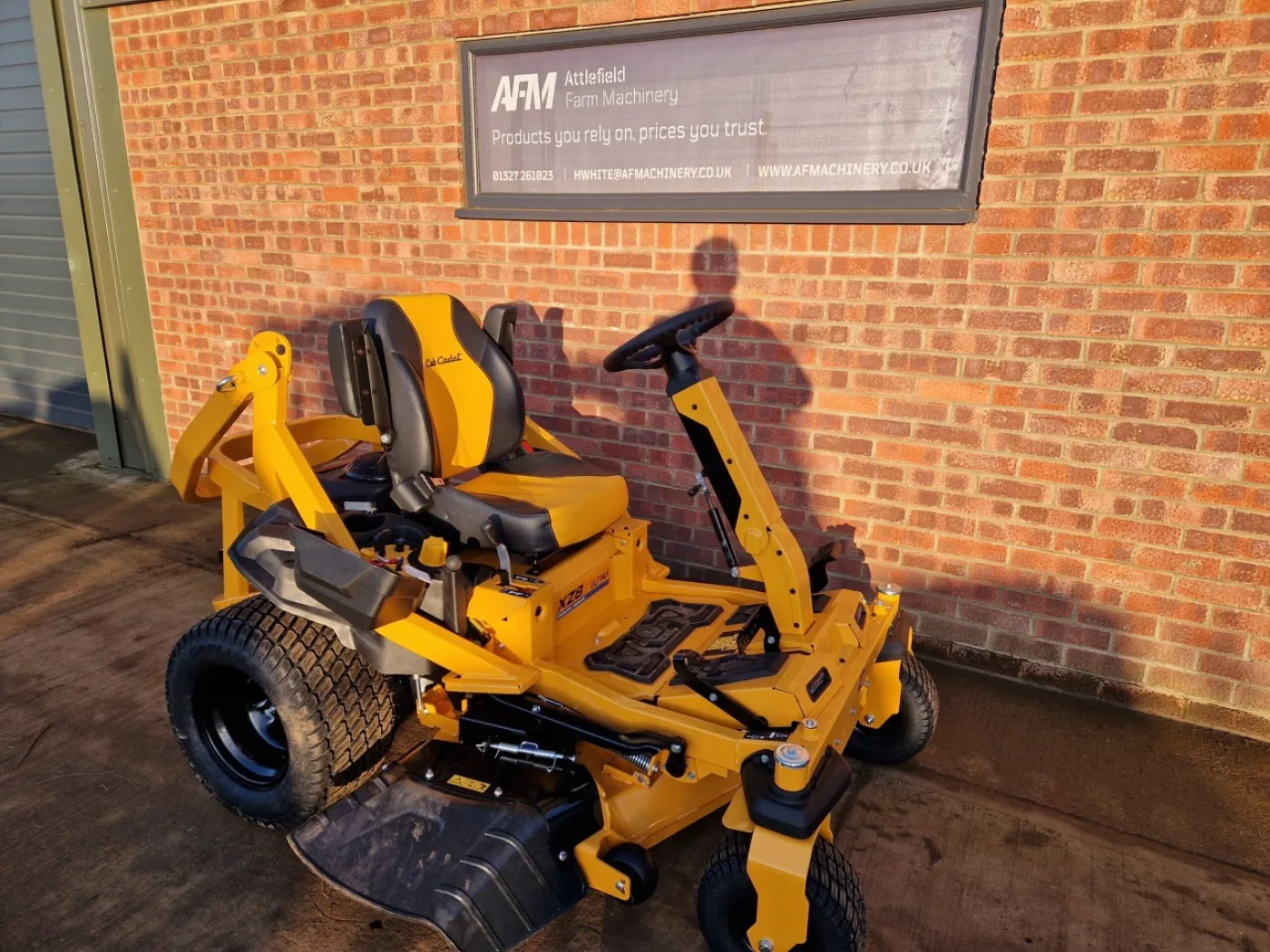 Cub Cadet XZ8 S122 Zero Turn Lawnmower - 2