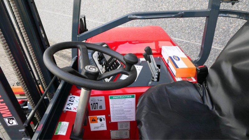Moffett M8 30.4NX