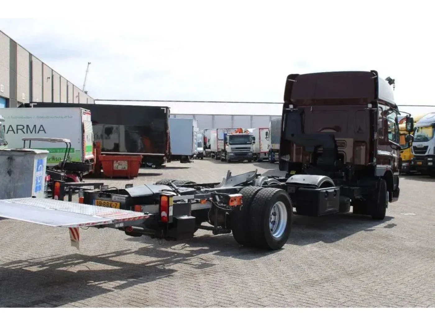 DAF CF 65 220 + lift + euro 5 - 7