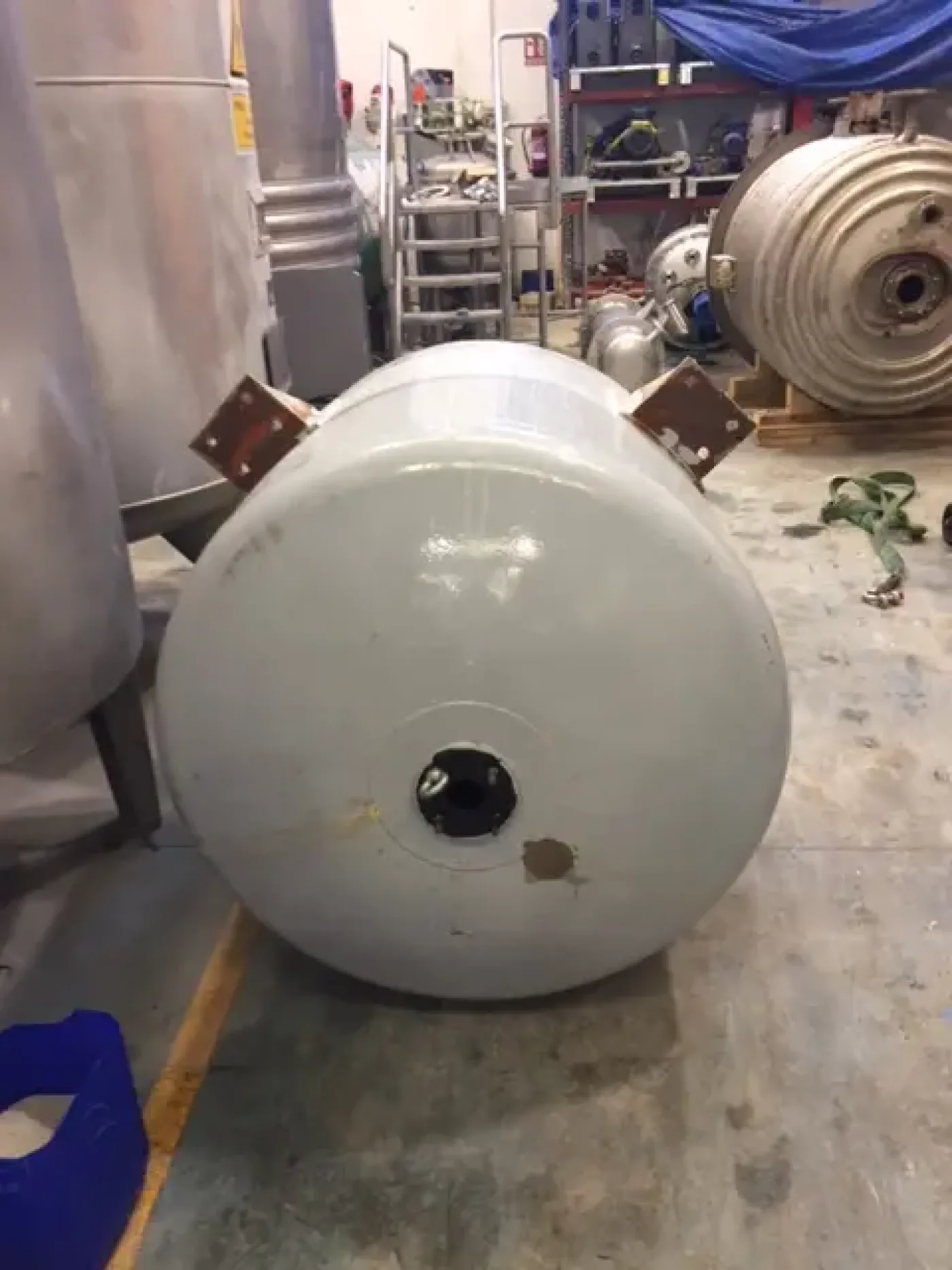 USED HALARIZED TANK 860 LITERS - 4