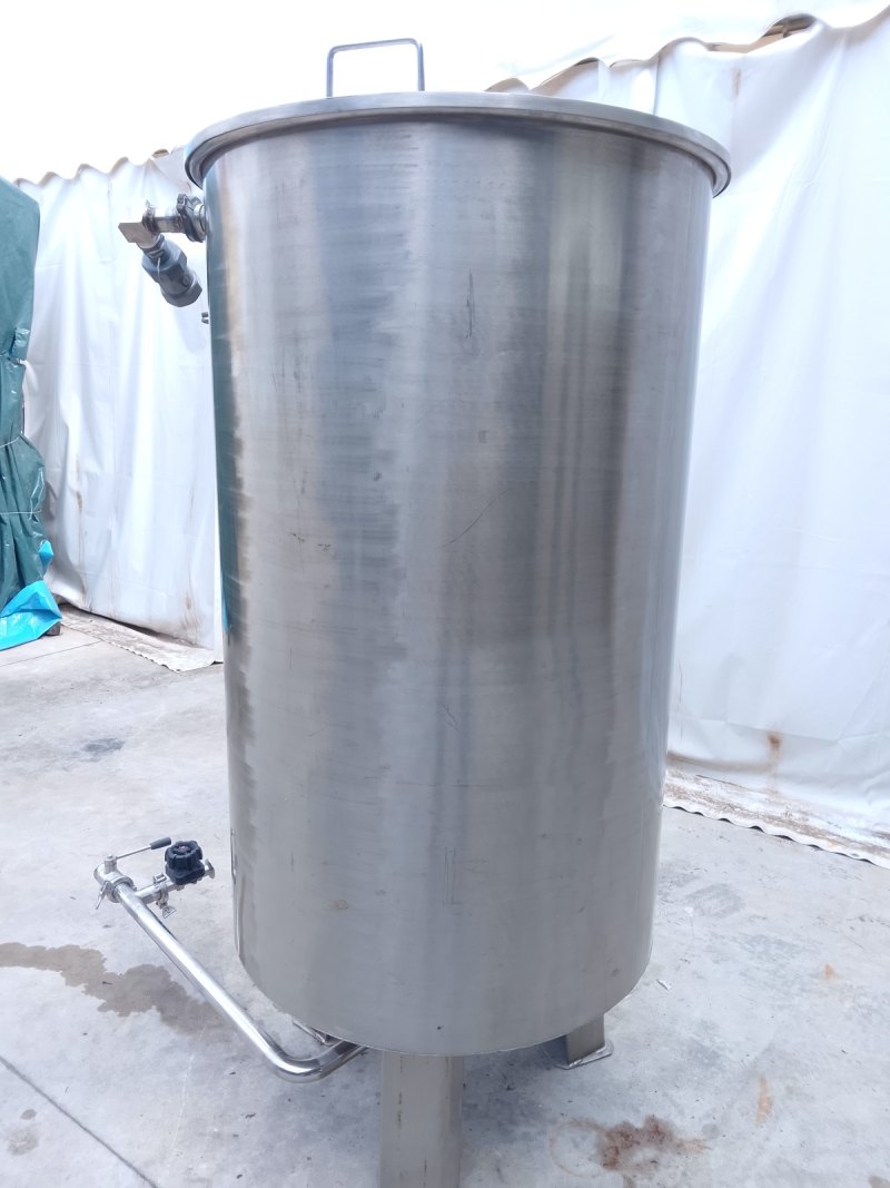 SERBATOIO ACCIAIO INOX 650 L