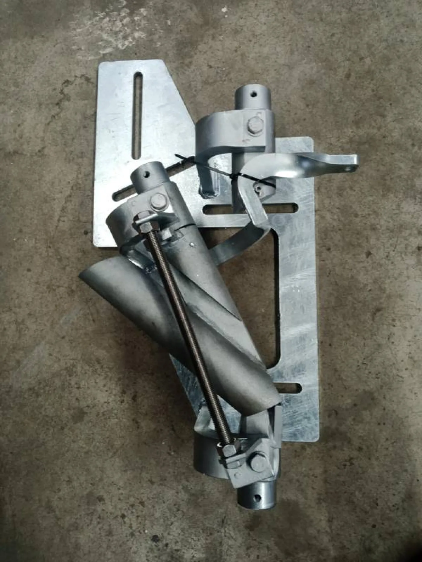Switch right outside tube 25°-90°. Height 15cm on plate - 3