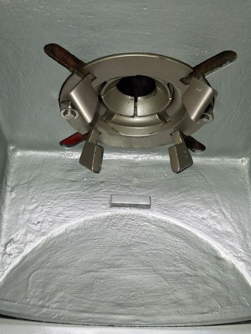 SEMI-AUTOMATI BERTOLASO CORKING MACHINE FOR MUSHROOM CORK, SECOND HAND MACHINE